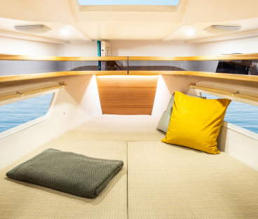 COMFORTABLE & PERFORMANT TRIMARAN