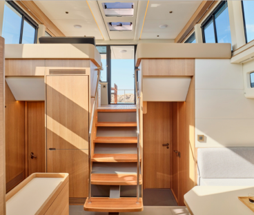 SAILING PEACEFUL HOME