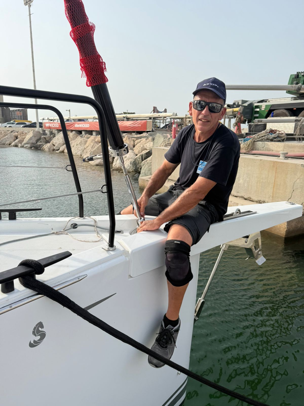 ENTHUSIATIC & EXPERIENCED TEAM